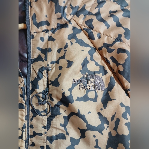 NEW The North Face Womens Circaloft Jacket Small Almond Butter Outdoors - Picture 3 of 12